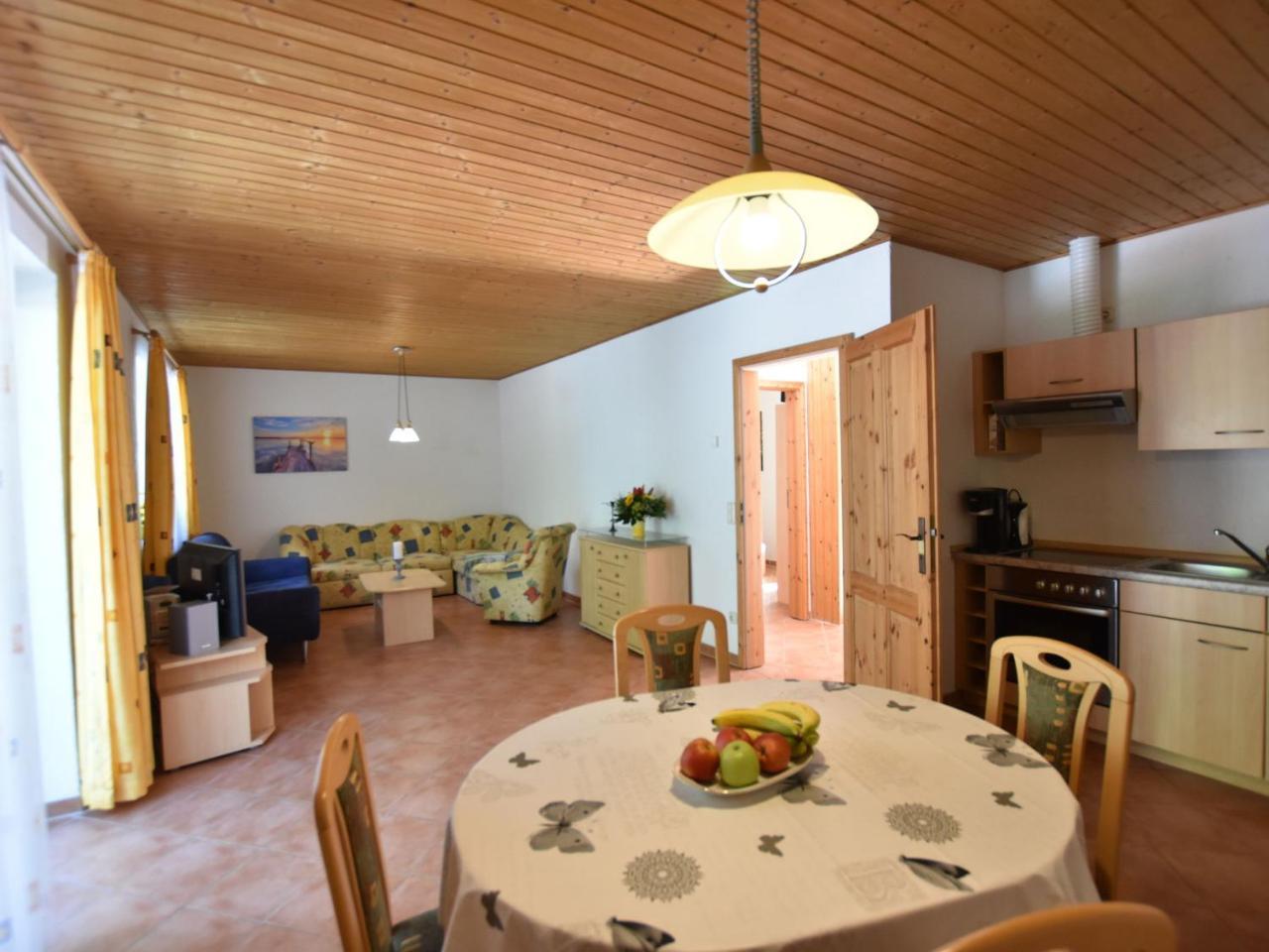 Farm Holiday Home In Damshagen With Garden คลุทซ์ ภายนอก รูปภาพ